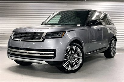 New 2025 Land Rover Range Rover SE