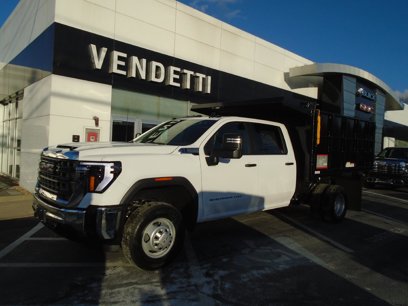 New 2025 GMC Sierra 3500 Pro w/ Convenience Package