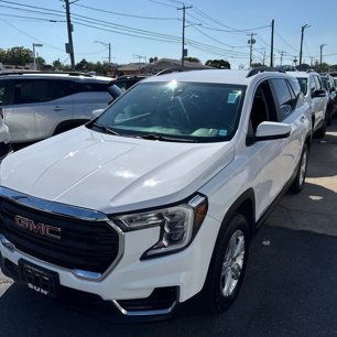 Used 2022 GMC Terrain SLE w/ Driver Convenience Package