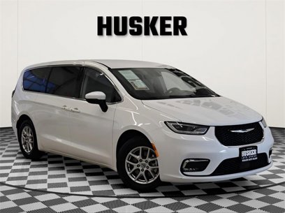 Used 2023 Chrysler Pacifica Touring-L