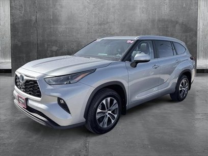 Used 2024 Toyota Highlander XLE
