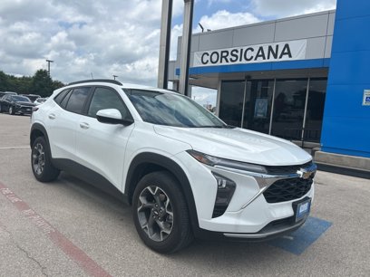 Used 2025 Chevrolet Trax LT w/ Driver Confidence Package