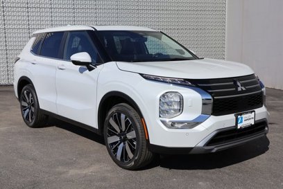 New 2025 Mitsubishi Outlander SE