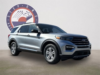 New 2024 Ford Explorer XLT w/ Equipment Group 202A