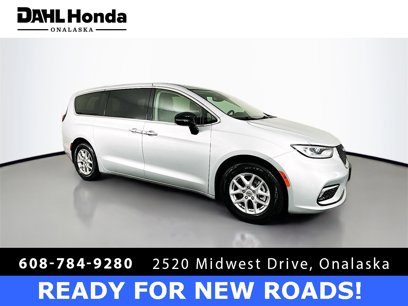 Used 2024 Chrysler Pacifica Touring-L