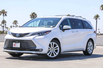 Certified 2024 Toyota Sienna Platinum