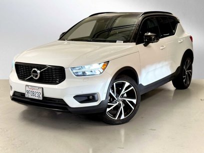 Used 2020 Volvo XC40 T5 R-Design
