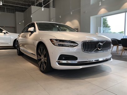 New 2025 Volvo S90 B6 Ultra w/ Lounge Package