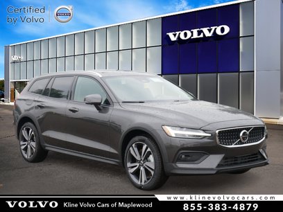 New 2025 Volvo V60 B5 Cross Country Plus w/ Climate Package
