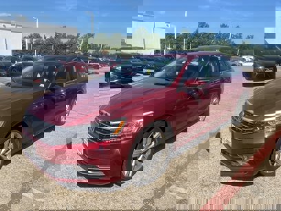 Used 2018 Volkswagen Passat 2.0T SE