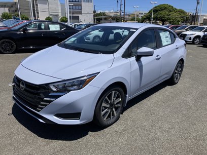 New 2025 Nissan Versa SV w/ Trunk Package