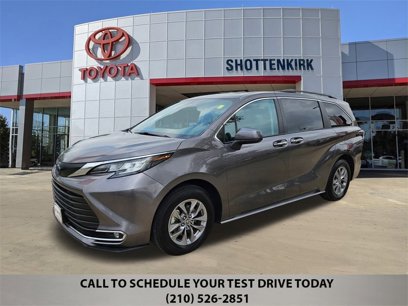 Certified 2023 Toyota Sienna XLE