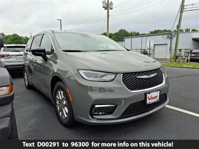 New 2025 Chrysler Pacifica Select