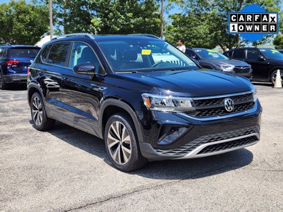 Certified 2022 Volkswagen Taos SE w/ Panoramic Sunroof Package