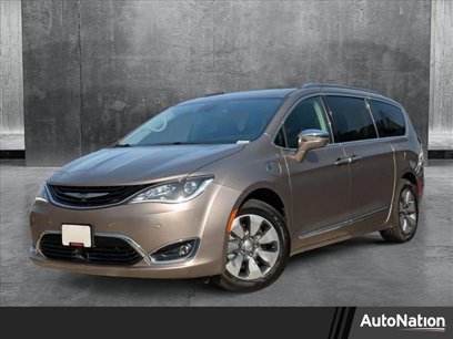 Used 2018 Chrysler Pacifica Limited w/ Advanced Safetytec Group