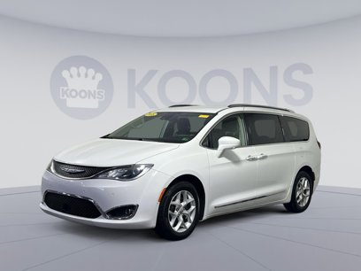 Used 2018 Chrysler Pacifica Touring-L w/ Advanced Safetytec Group