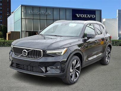New 2025 Volvo XC40 B5 Ultra w/ Protection Package Premier