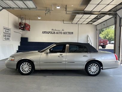 Used 2003 Lincoln Town Car Signature