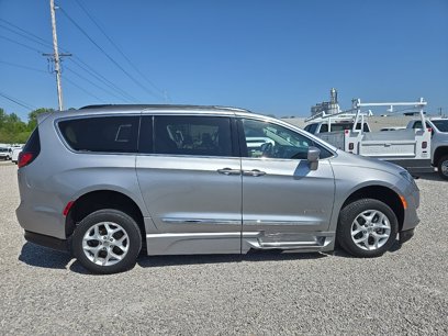 Used 2017 Chrysler Pacifica Touring-L w/ Tire & Wheel Group
