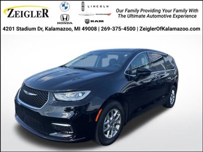 Used 2024 Chrysler Pacifica Touring-L