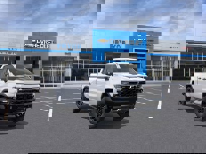 New 2025 Chevrolet Silverado 1500 ZR2 w/ Technology Package