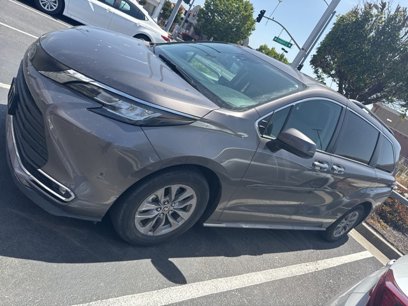 Certified 2022 Toyota Sienna XLE