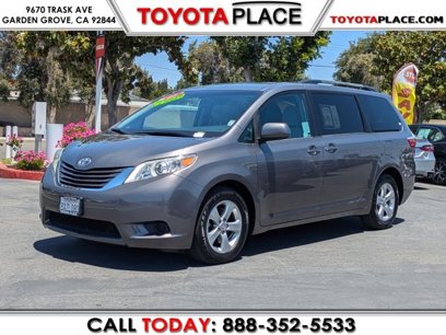 Used 2017 Toyota Sienna LE