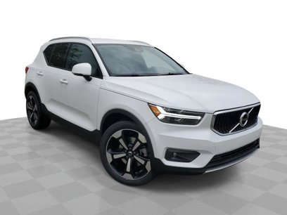 Used 2021 Volvo XC40 T4 Momentum