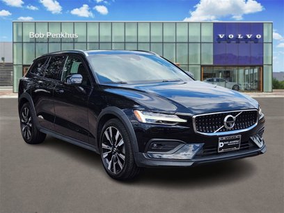 Used 2022 Volvo V60 T5 Cross Country w/ Advanced Package