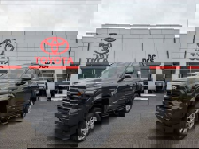 New 2025 Toyota Tacoma SR5