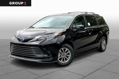 New 2025 Toyota Sienna LE