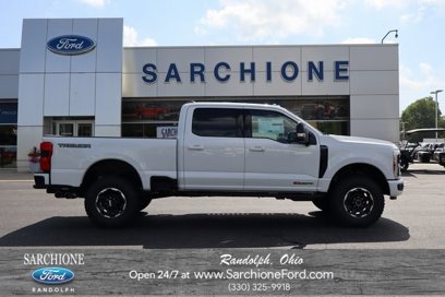 New 2025 Ford F350 Platinum w/ Tremor Off-Road Package