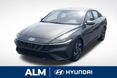 New 2025 Hyundai Elantra SEL