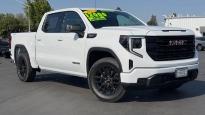 Used 2025 GMC Sierra 1500 Elevation