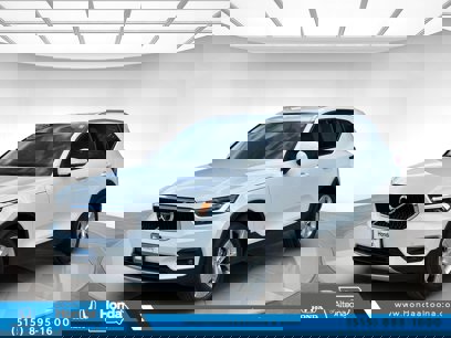 Used 2022 Volvo XC40 T4 Momentum