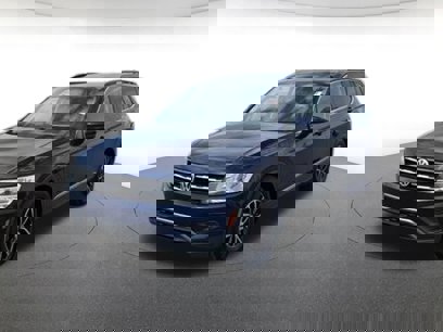 Used 2021 Volkswagen Tiguan SE w/ Panoramic Sunroof Package