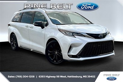 Used 2023 Toyota Sienna XSE