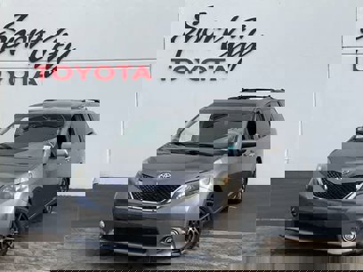 Used 2014 Toyota Sienna SE