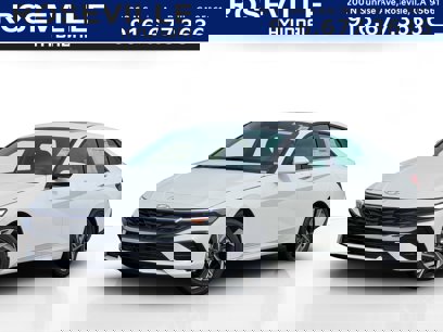 New 2025 Hyundai Elantra SEL