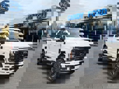 New 2025 Ford F250 XLT w/ Black Appearance Package