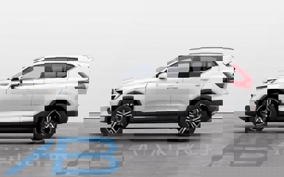 New 2025 Volvo XC40 B5 Core w/ Climate Package