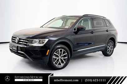 Used 2020 Volkswagen Tiguan SE w/ Panoramic Sunroof Package