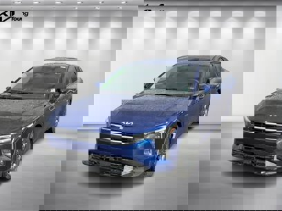 New 2025 Kia K4 LXS