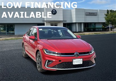 Used 2025 Volkswagen Jetta SE w/ Sunroof Package