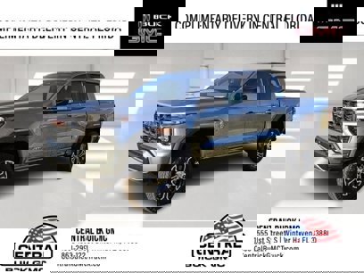 New 2025 GMC Canyon AT4