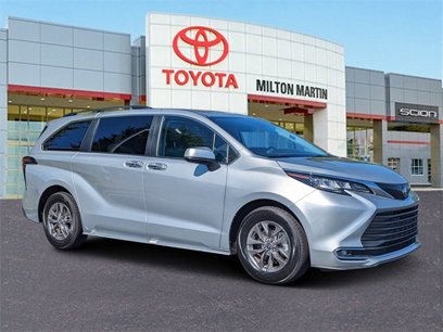 Certified 2023 Toyota Sienna XLE