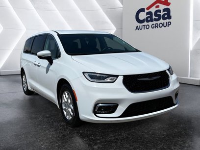 Used 2023 Chrysler Pacifica Touring-L