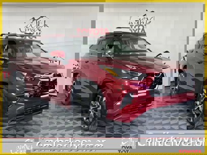 New 2025 Toyota Highlander XLE