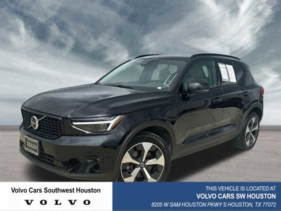 Certified 2025 Volvo XC40 B5 Plus w/ Protection Package Premier