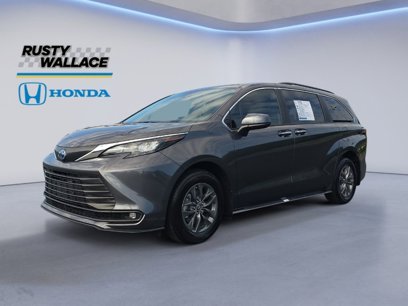 Used 2025 Toyota Sienna XLE